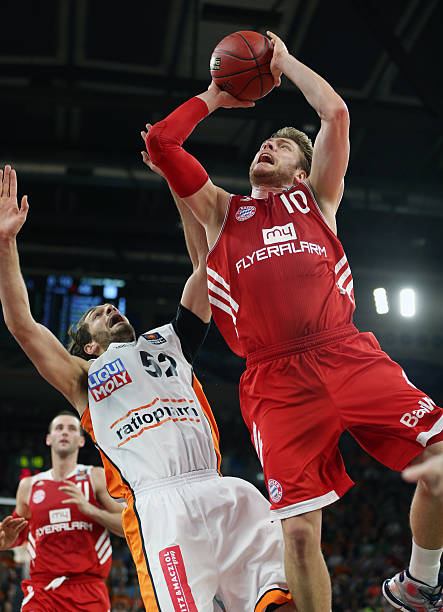 A看到他不 A看到他不