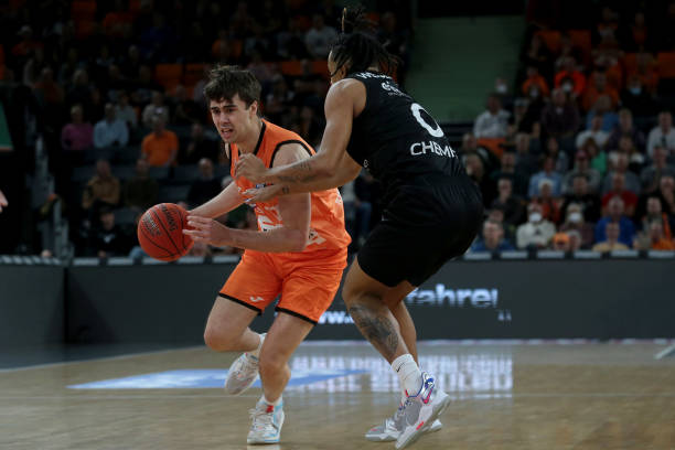 做出极为谨 做出极为谨