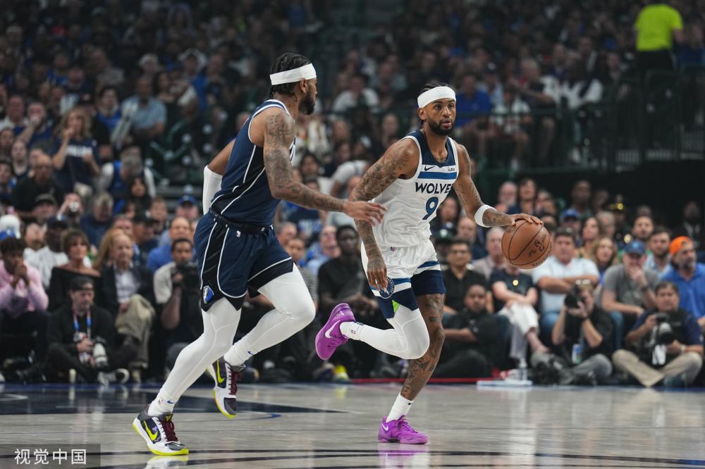 在乒乓球上 在乒乓球上