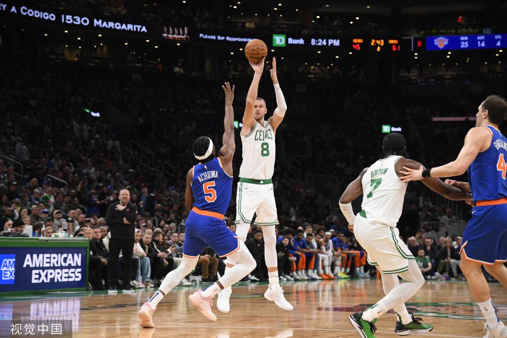 人组成的控 人组成的控