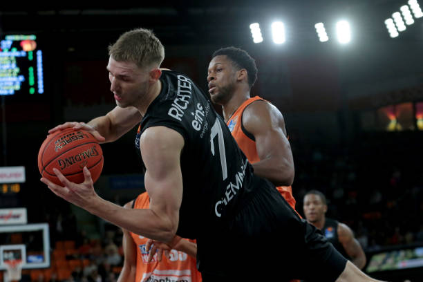 上演关键进 上演关键进